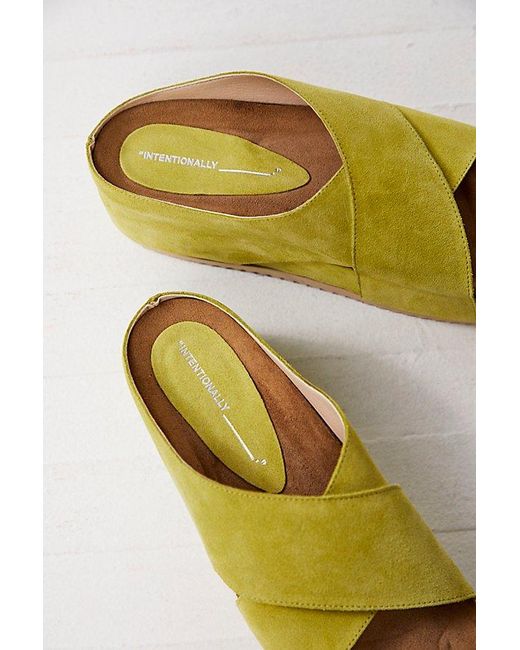 INTENTIONALLY ______ Brown Limelight Flatform Sandals