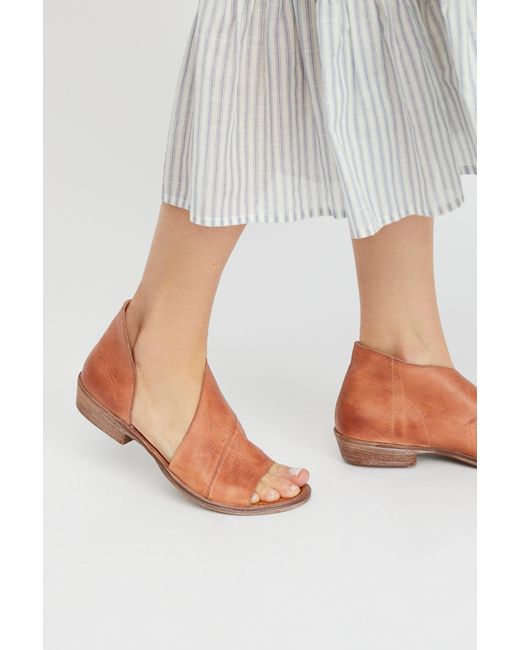 chaco sandals vibram sole