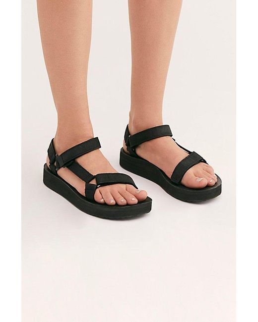 teva universal midform wedge sandal
