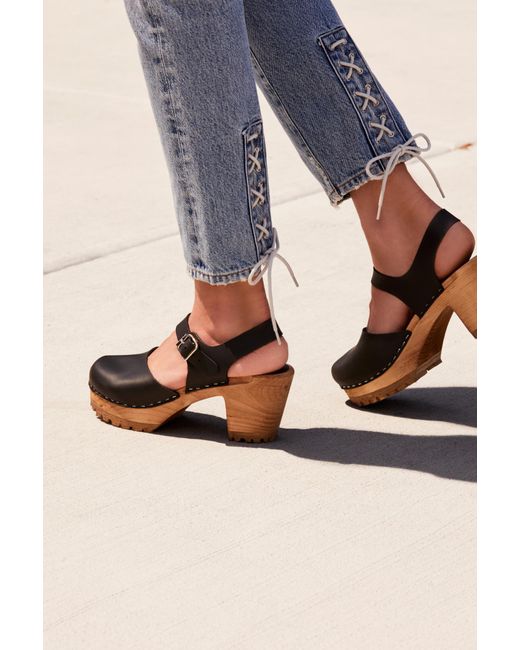 mia betty clog