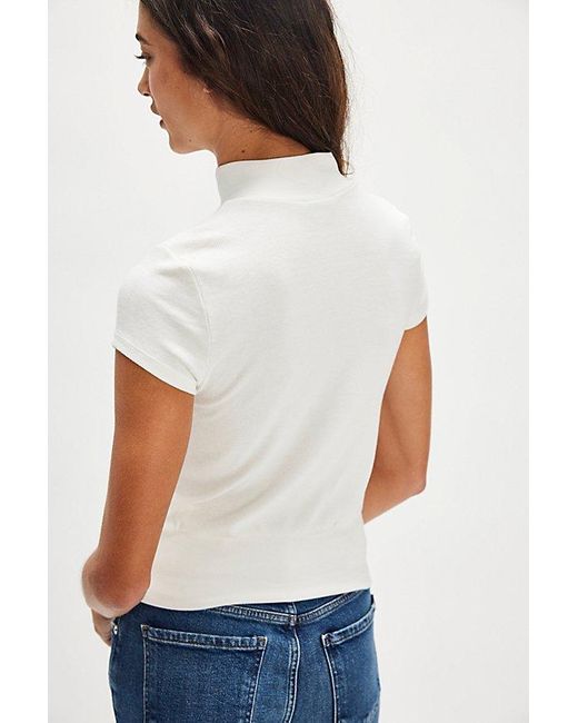 geel White Jasper Tee