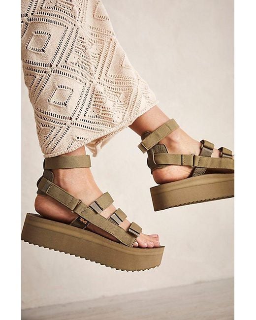 teva flatform mevia sandals