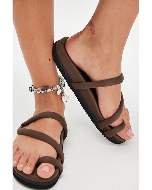 Roam Black Whirl Neoprene Sandals By