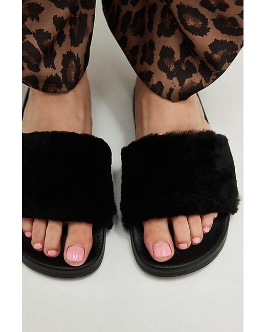 Cloud Nine Black Bella Slippers