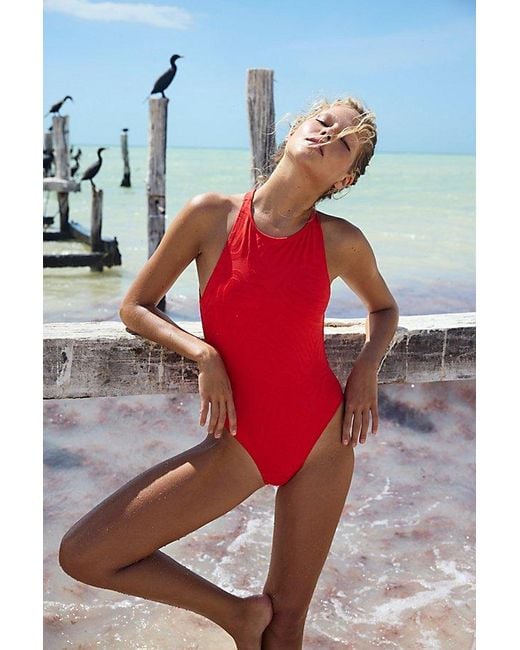C. OROZCO ROMERO（C.オロズコ　ロメロ） 、赤い海水着 Charlee Swim Cleo Cross-Back One-Piece Swimsuit in Red | Lyst