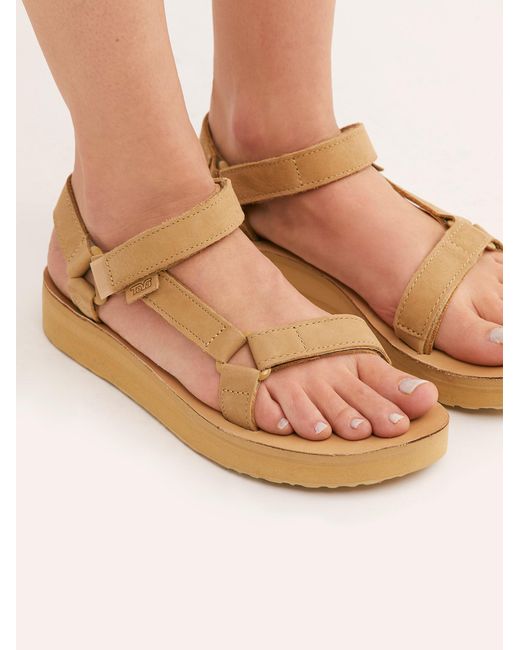 teva midform sandals beige