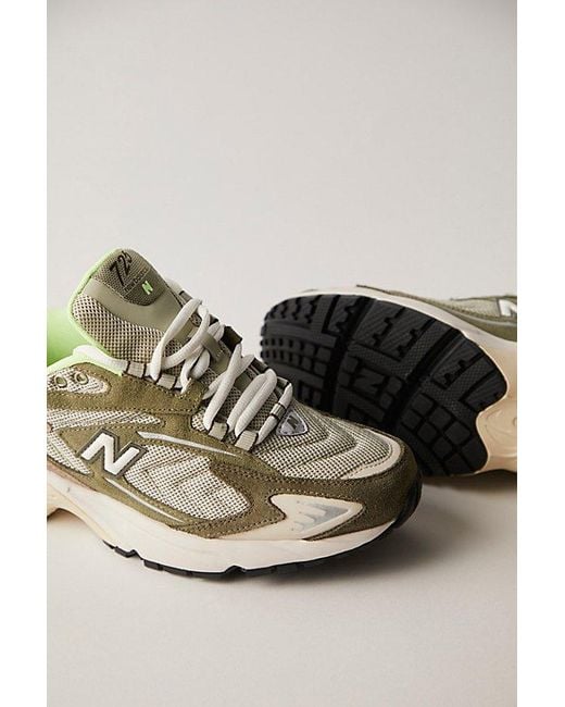 New Balance Green 725 Sneakers