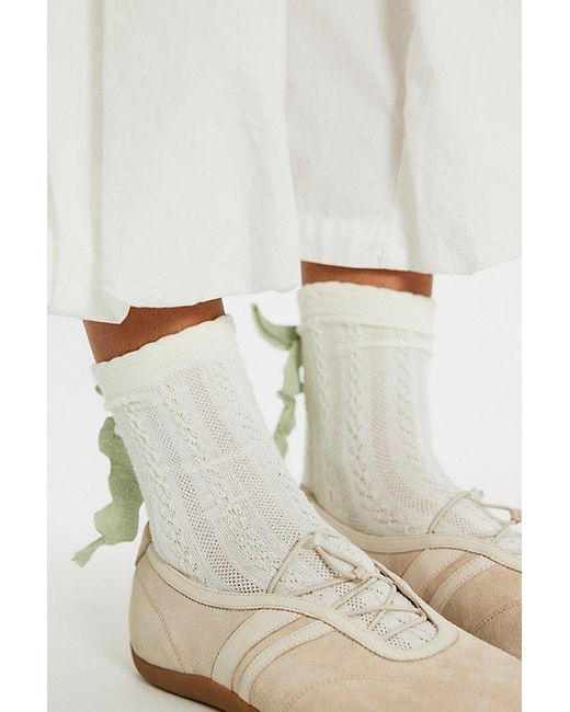 High Heel Jungle White Mel Bow Socks By