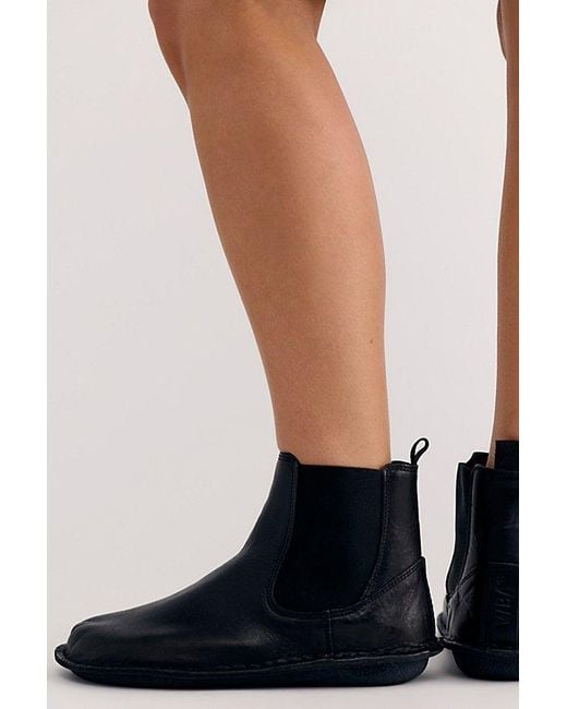 VIBAe Blue Helsinki Chelsea Boots Shoe