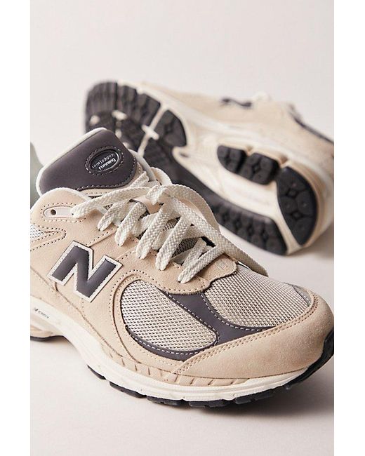 New Balance Natural 2002R Sneakers