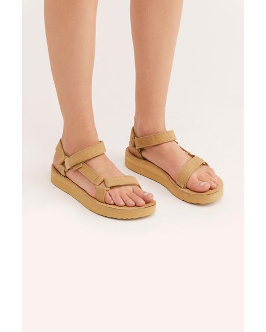 midform universal leather sandal by teva