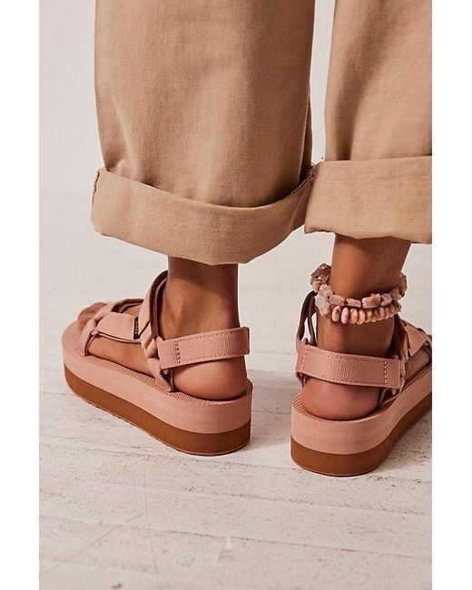Teva Brown Woman Sandals W Flatform Universal 1008844/msln Size 37 Pink