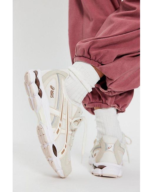 Asics Red Gel-Nyc 2055 Trainers Shoe