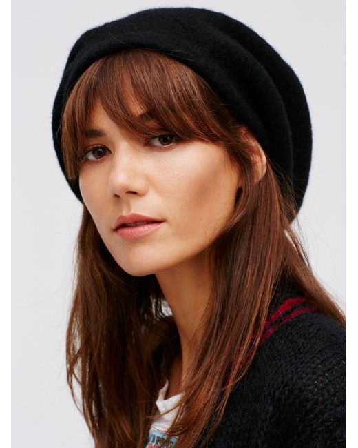 Free People Bisous Slouchy Beret in Black | Lyst