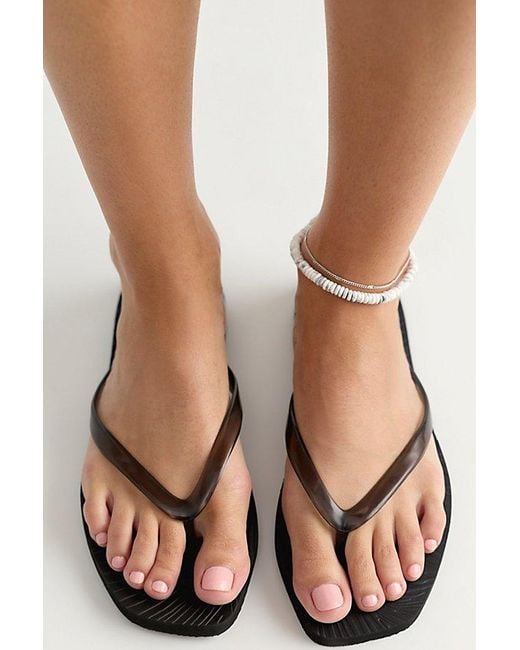 Sleeper Multicolor Tapered Flip Flops