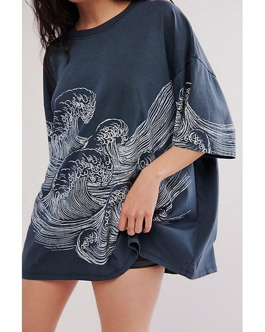 Daydreamer Blue Exploded Waves One-size Tee