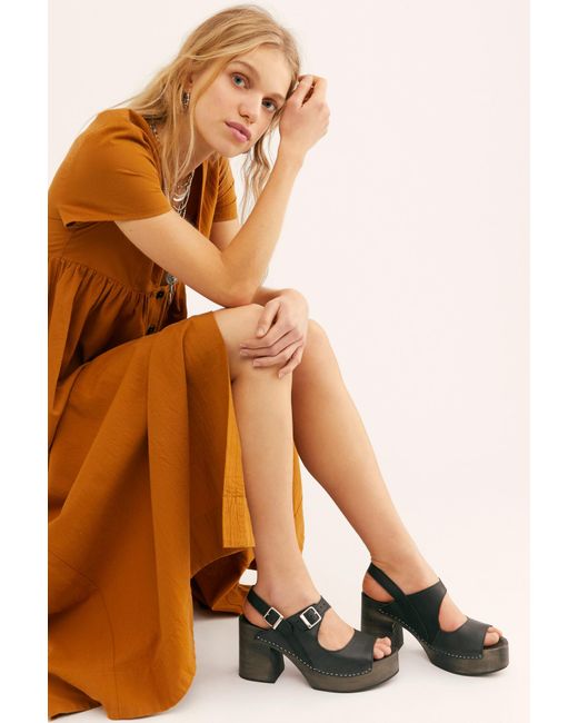 free people black clogs