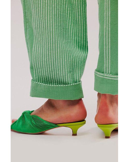 INTENTIONALLY ______ Green She'S A 10 Knotted Heels