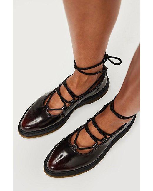 【Dr. Martens】 Elphie II mary jane shoes Elphie Virginia leather Mary Jane shoes in Black | Dr. Martens