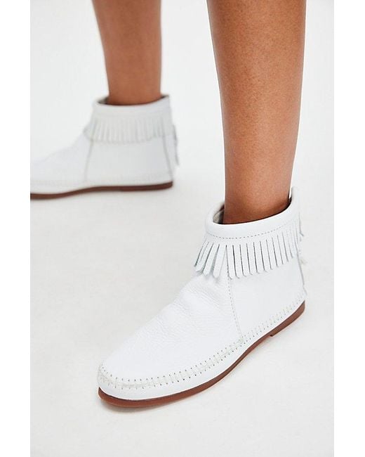 Minnetonka White Desert Dream Mocc Boots By