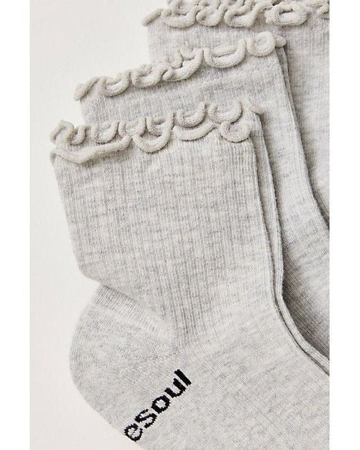 DOUBLESOUL Gray Ruffle Quarter Socks