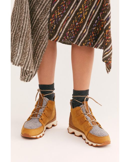 sorel kinetic caribou camel brown
