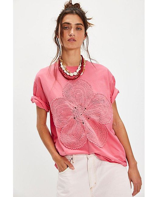 Free People ★ The Tales Crochet Flower Tee THE TALES Crochet Flower Tee in Red | Lyst