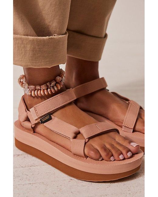 Teva Brown Woman Sandals W Flatform Universal 1008844/msln Size 36 Pink