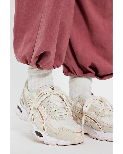 Asics Red Gel-Nyc 2055 Trainers Shoe