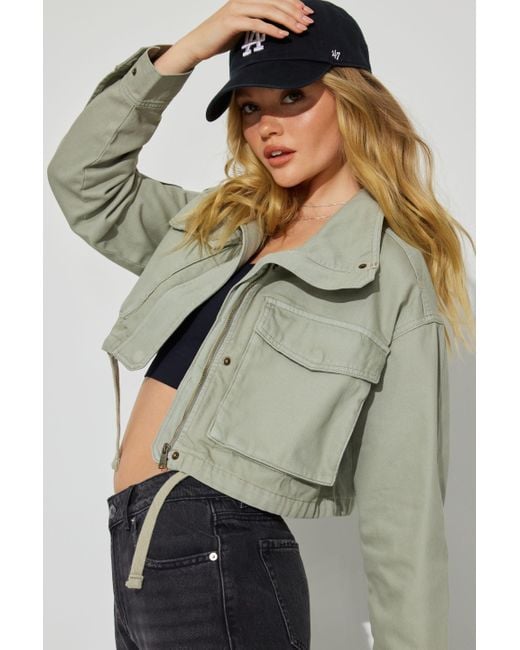 Garage outerwear shop