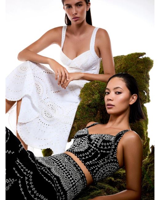 Top 'Goldie' Con Scollo A V Sul Fronte E Design Traforato I di Charo Ruiz in White