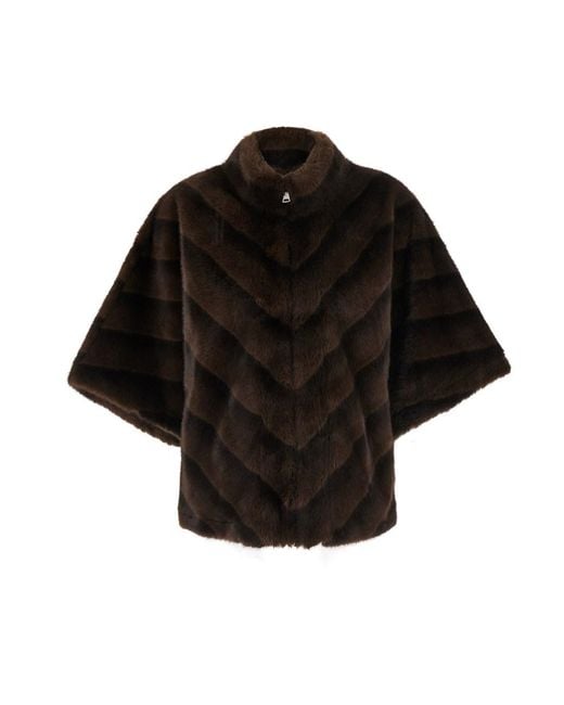 Le Plain Black Short Cape With Elegant Details And Soft Fabric