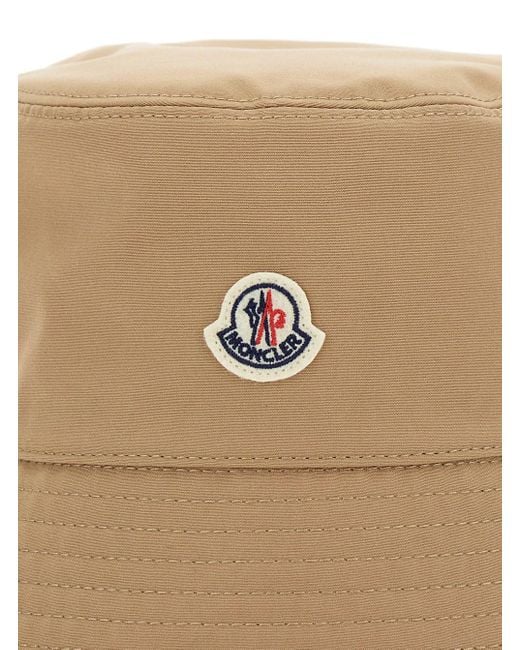 Cappello Da Pescatore Con Tesa Larga Bassa E Patch Logo Sul Fr di Moncler in Natural