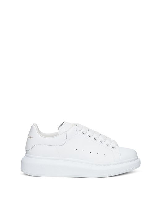 Sneaker big sole in pelle bianca di Alexander McQueen in White