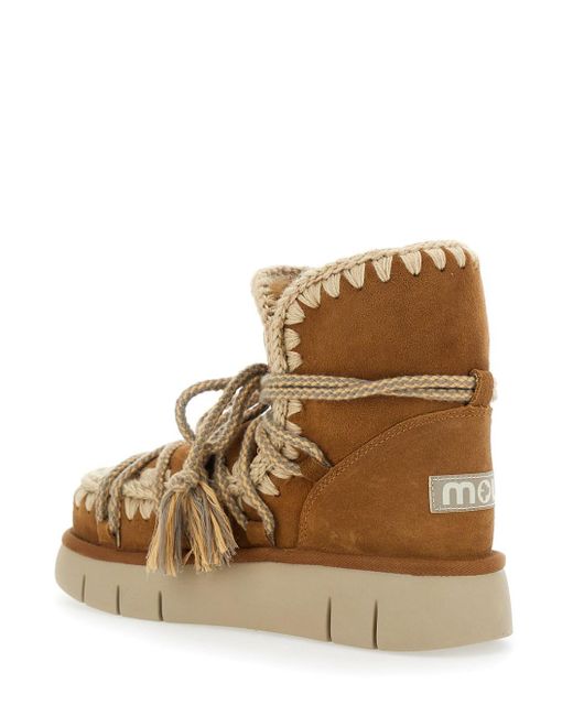 Stivaletti Con Chiusura Con Lacci E Dettaglio Nappina di Mou in Brown