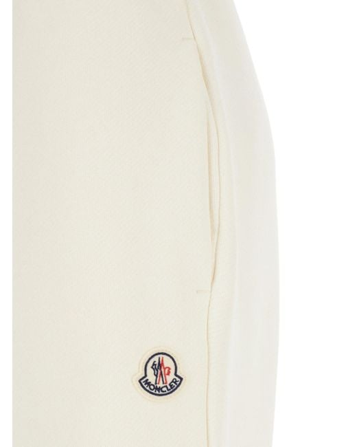 Pantalone Con Vita Elasticizzata Con Coulisse E Patch Logo Sul di Moncler in White