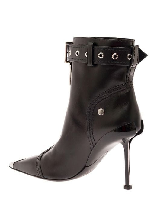 Buckle Bootie di Alexander McQueen in Black