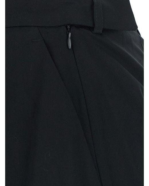 Le Plain Black Shorts With Pleated Design