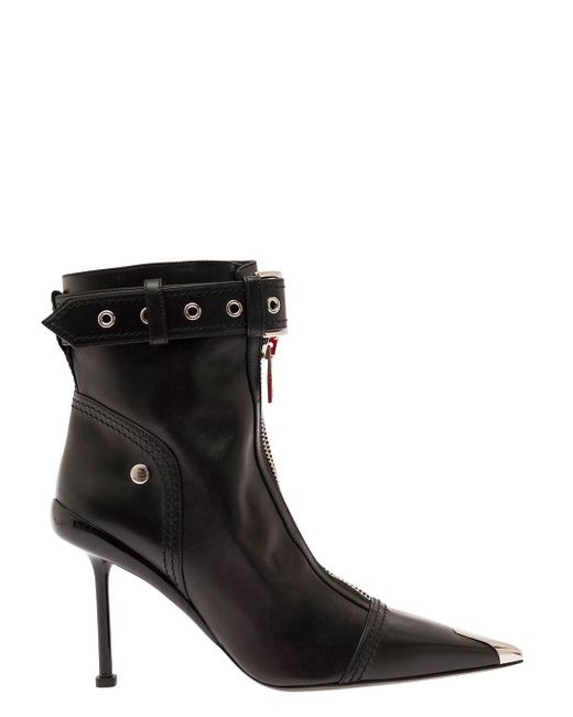 Stivali in pelleeri cinturino alla caviglia regolabile di Alexander McQueen in Black
