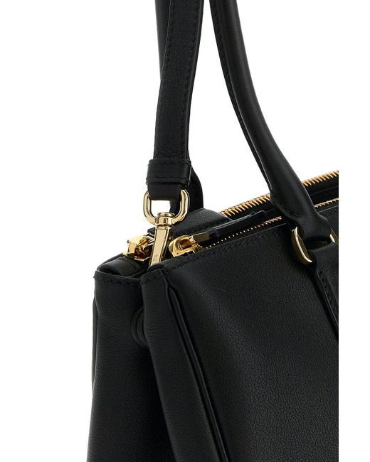 Borsa a spalla in pelle nera di Prada in Black