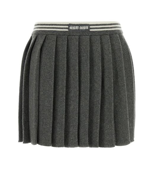 Minigonna in misto cashmere grigio scuro di Miu Miu in Black