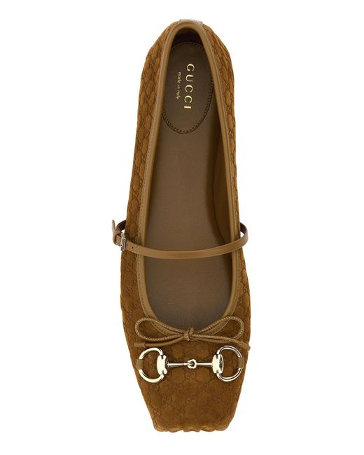 Ballerine in pelle scamosciata biscotto di Gucci in White