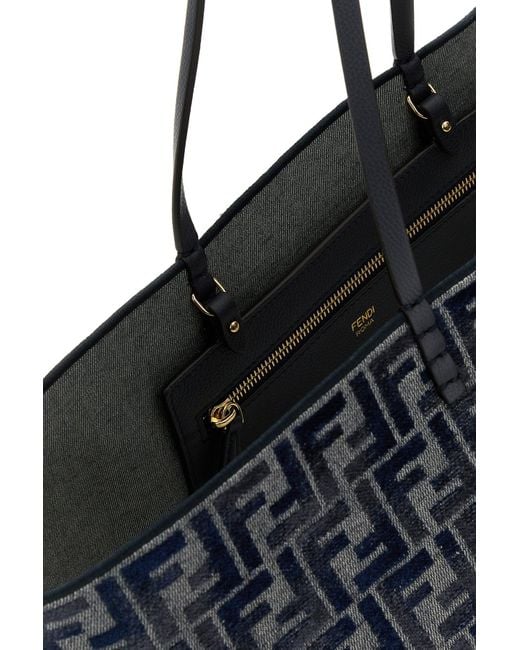 Borsa shopping Roll grande in ciniglia ricamata di Fendi in Blue