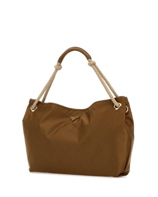Borsa shopping Mariner grande in Re-Nylon cammello di Prada in Brown