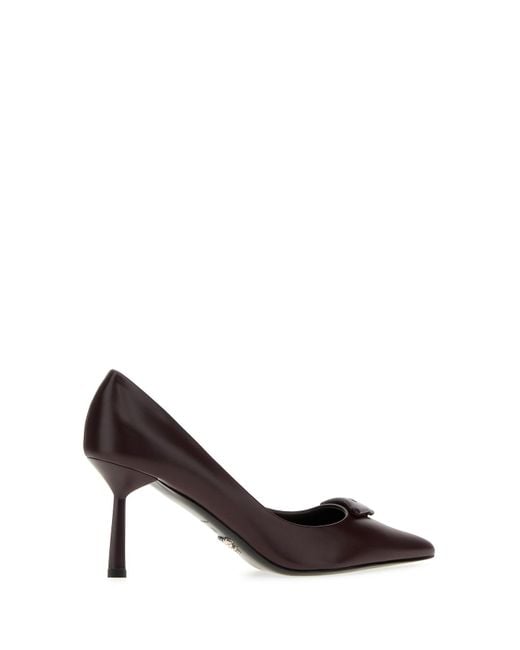 Scarpe con tacco in pelle melanzana di Prada in Brown