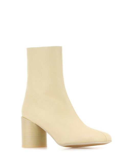 Stivaletti in pelle crema di MM6 by Maison Martin Margiela in Natural