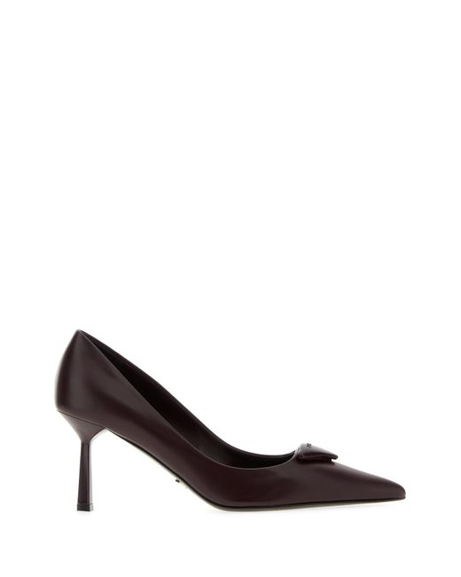 Scarpe con tacco in pelle melanzana di Prada in Brown