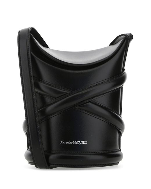 Borsa a secchiello The Curve in pelle nera di McQueen in Black