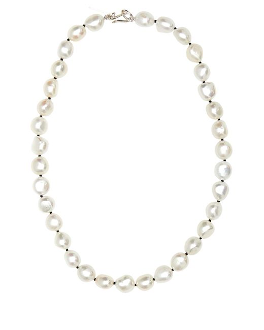 Collana in perle bianche di Sophie Buhai in White