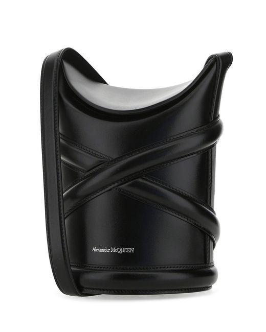 Borsa a secchiello The Curve in pelle nera di McQueen in Black